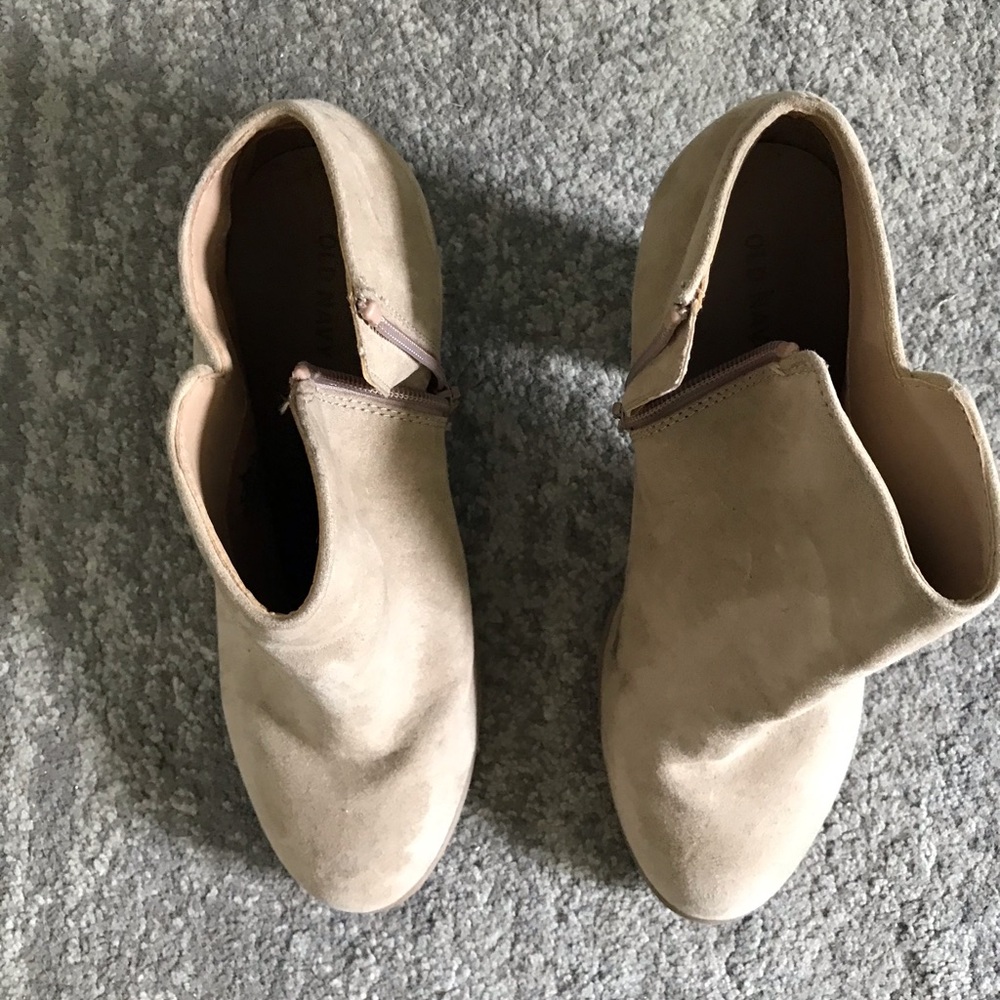 Old Navy Taupe Booties